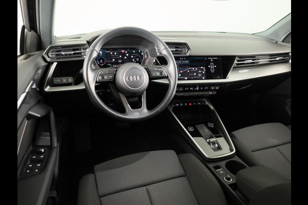 Audi A3 Limousine 30 TFSI Business edition 110pk | Navigatie | Climatronic | Parkeersensoren voor en achter | Matrix koplampen