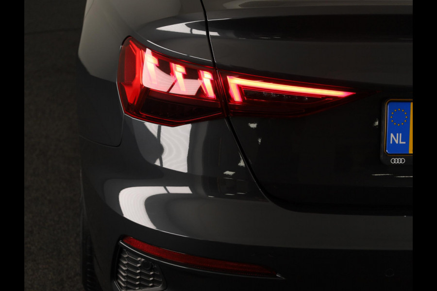 Audi A3 Limousine 30 TFSI Business edition 110pk | Navigatie | Climatronic | Parkeersensoren voor en achter | Matrix koplampen