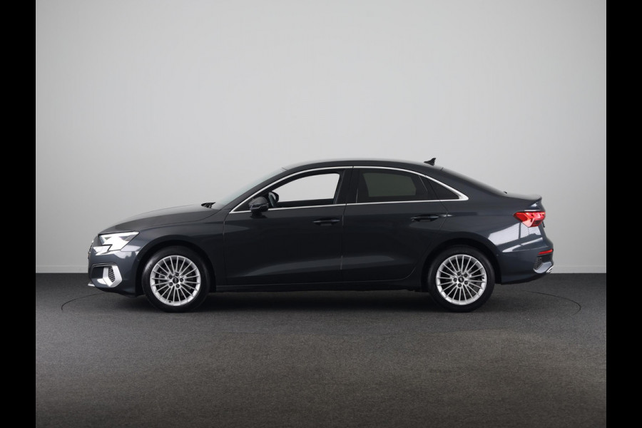 Audi A3 Limousine 30 TFSI Business edition 110pk | Navigatie | Climatronic | Parkeersensoren voor en achter | Matrix koplampen