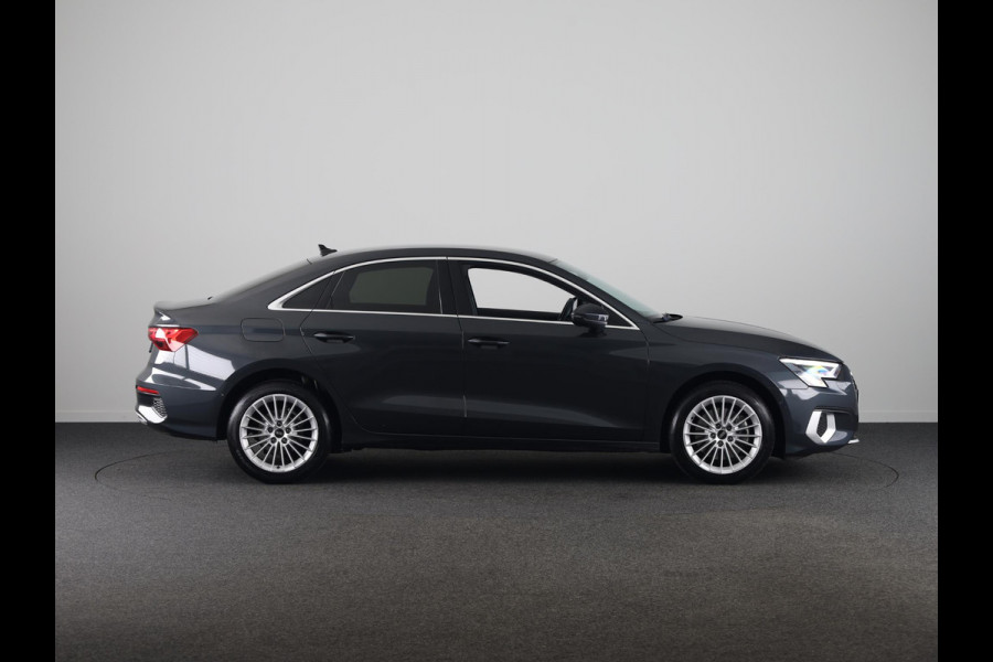 Audi A3 Limousine 30 TFSI Business edition 110pk | Navigatie | Climatronic | Parkeersensoren voor en achter | Matrix koplampen