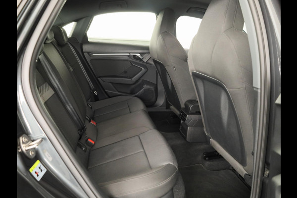 Audi A3 Limousine 30 TFSI Business edition 110pk | Navigatie | Climatronic | Parkeersensoren voor en achter | Matrix koplampen