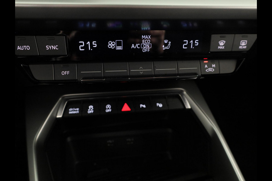 Audi A3 Limousine 30 TFSI Business edition 110pk | Navigatie | Climatronic | Parkeersensoren voor en achter | Matrix koplampen