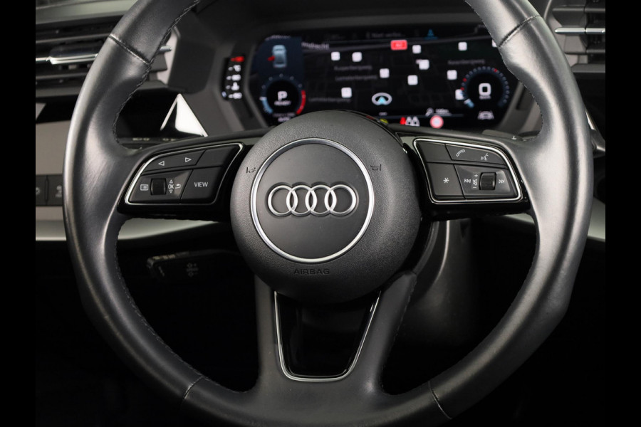 Audi A3 Limousine 30 TFSI Business edition 110pk | Navigatie | Climatronic | Parkeersensoren voor en achter | Matrix koplampen