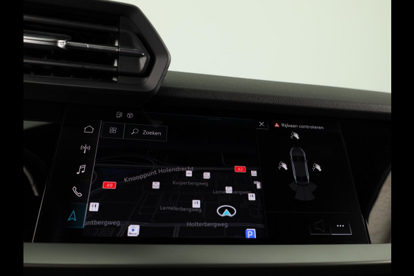 Audi A3 Limousine 30 TFSI Business edition 110pk | Navigatie | Climatronic | Parkeersensoren voor en achter | Matrix koplampen