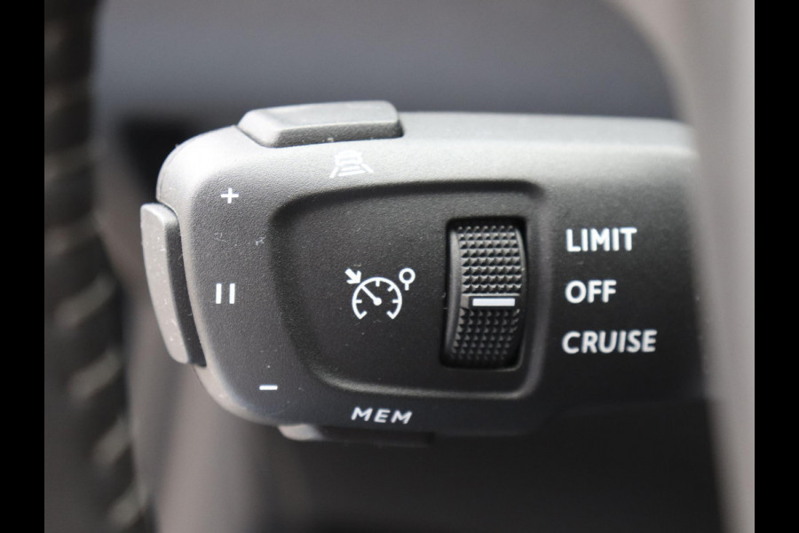 Peugeot 208 1.2 PureTech 101pk Allure Pack | Navigatie | Apple Carplay/Android Auto | Climate Control | Digitale Cockpit | Parkeer sensoren | Verwarmde voorstoelen