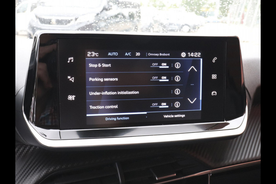 Peugeot 208 1.2 PureTech 101pk Allure Pack | Navigatie | Apple Carplay/Android Auto | Climate Control | Digitale Cockpit | Parkeer sensoren | Verwarmde voorstoelen