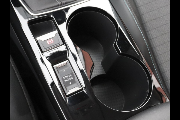 Peugeot 208 1.2 PureTech 101pk Allure Pack | Navigatie | Apple Carplay/Android Auto | Climate Control | Digitale Cockpit | Parkeer sensoren | Verwarmde voorstoelen