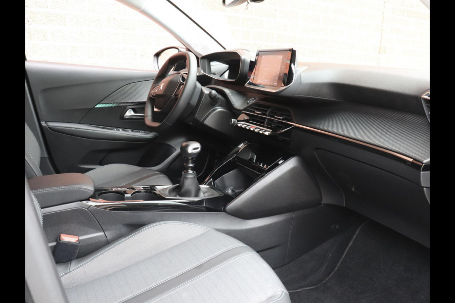 Peugeot 208 1.2 PureTech 101pk Allure Pack | Navigatie | Apple Carplay/Android Auto | Climate Control | Digitale Cockpit | Parkeer sensoren | Verwarmde voorstoelen