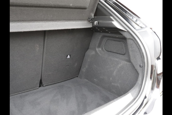 Peugeot 208 1.2 PureTech 101pk Allure Pack | Navigatie | Apple Carplay/Android Auto | Climate Control | Digitale Cockpit | Parkeer sensoren | Verwarmde voorstoelen