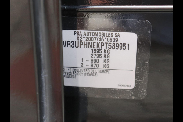 Peugeot 208 1.2 PureTech 101pk Allure Pack | Navigatie | Apple Carplay/Android Auto | Climate Control | Digitale Cockpit | Parkeer sensoren | Verwarmde voorstoelen