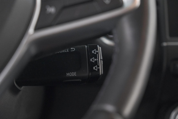 Renault Captur TCe 100 Intens | Trekhaak | Camera | Navigatie | Parkeersensoren