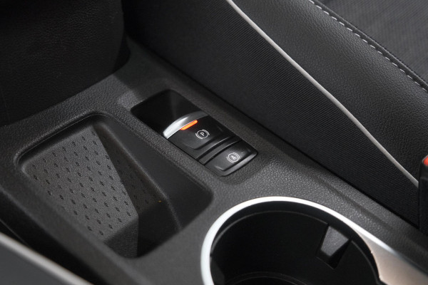 Renault Captur TCe 100 Intens | Trekhaak | Camera | Navigatie | Parkeersensoren