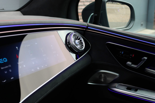 Mercedes-Benz EQE SUV 500 4Matic AMG Line 96 kWh | Hyperscreen | Airmatic | Achterasbesturing | Distronic+ | Stoelventilatie | Trekhaak | Burmester | Memory | HUD | Warmtepomp |