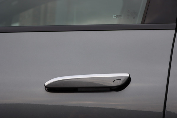 Mercedes-Benz EQE SUV 500 4Matic AMG Line 96 kWh | Hyperscreen | Airmatic | Achterasbesturing | Distronic+ | Stoelventilatie | Trekhaak | Burmester | Memory | HUD | Warmtepomp |