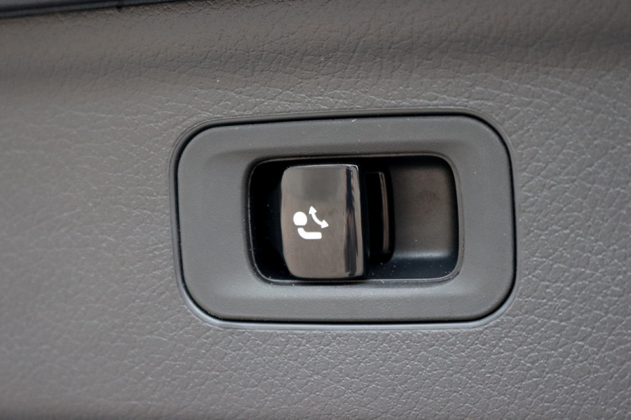 Mercedes-Benz EQE SUV 500 4Matic AMG Line 96 kWh | Hyperscreen | Airmatic | Achterasbesturing | Distronic+ | Stoelventilatie | Trekhaak | Burmester | Memory | HUD | Warmtepomp |