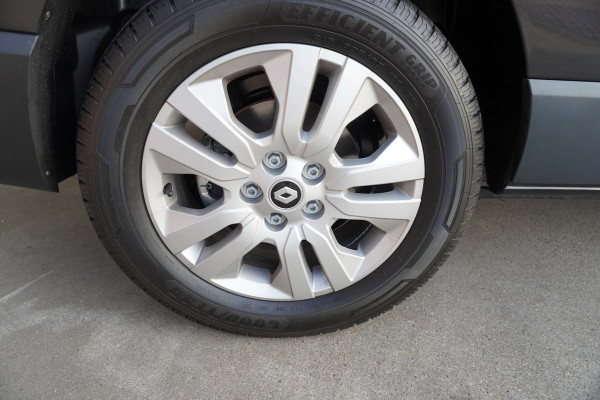 Renault Trafic 2.0 Bleu dCi EDC 170PK L2H1 Red Edition DubbelCabine Automaat Nr. V025 |  Climate | Navi | Camera | Schuifdeur L/R