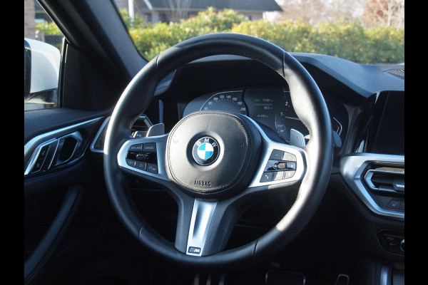 BMW 4 Serie Coupé 420i | M-Pakket | Camera | Sfeerverlichting | NL-Auto |