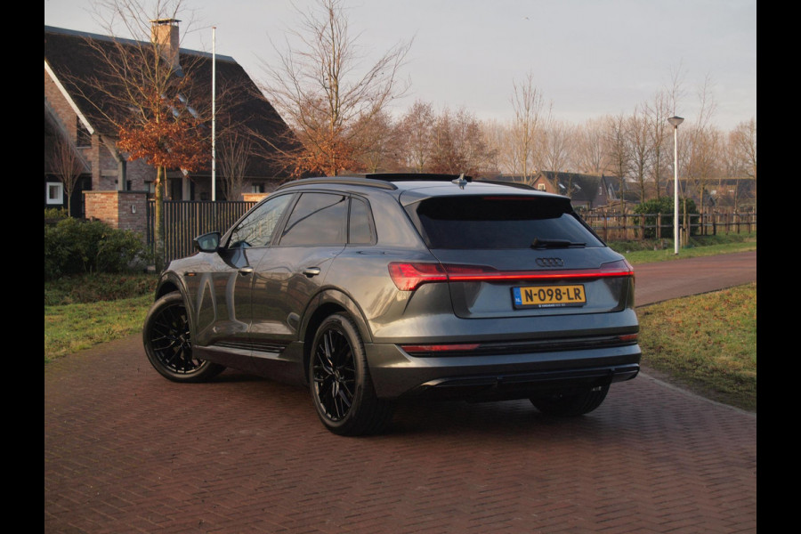 Audi e-tron 55 quattro S edition 95 kWh | SOH 98% | Panoramadak | Sfeerverlichting | 360 Camera | Apple Carplay |