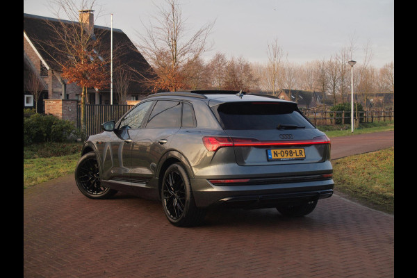 Audi e-tron 55 quattro S edition 95 kWh | SOH 98% | Panoramadak | Sfeerverlichting | 360 Camera | Apple Carplay |