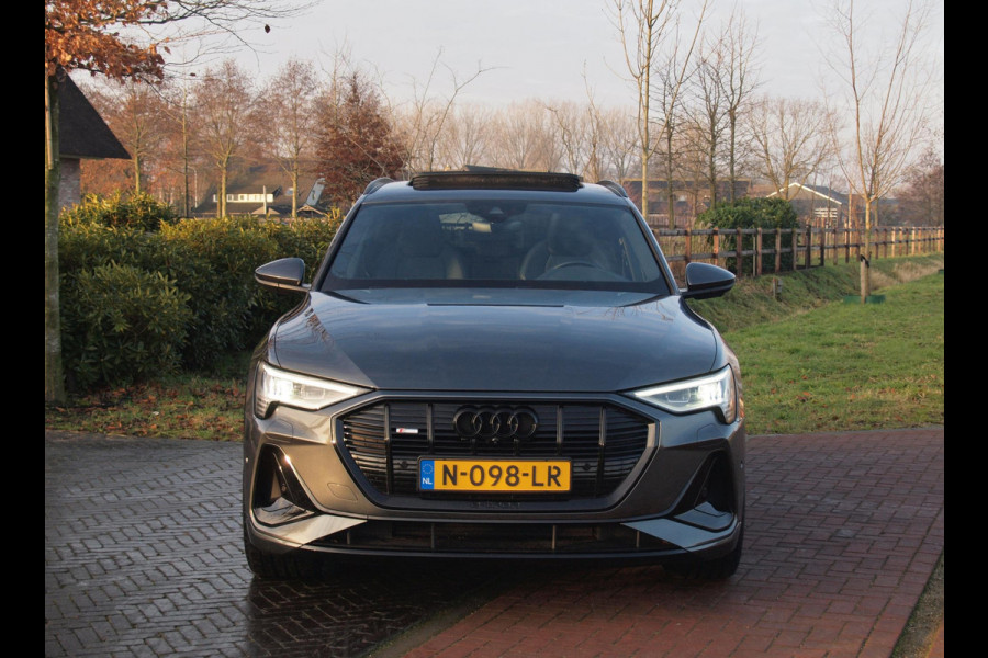 Audi e-tron 55 quattro S edition 95 kWh | SOH 98% | Panoramadak | Sfeerverlichting | 360 Camera | Apple Carplay |