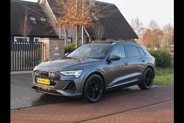 Audi e-tron 55 quattro S edition 95 kWh | SOH 98% | Panoramadak | Sfeerverlichting | 360 Camera | Apple Carplay |