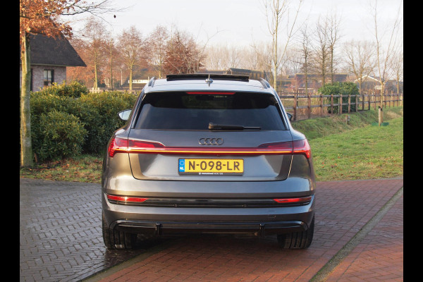 Audi e-tron 55 quattro S edition 95 kWh | SOH 98% | Panoramadak | Sfeerverlichting | 360 Camera | Apple Carplay |