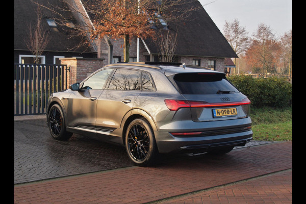 Audi e-tron 55 quattro S edition 95 kWh | SOH 98% | Panoramadak | Sfeerverlichting | 360 Camera | Apple Carplay |