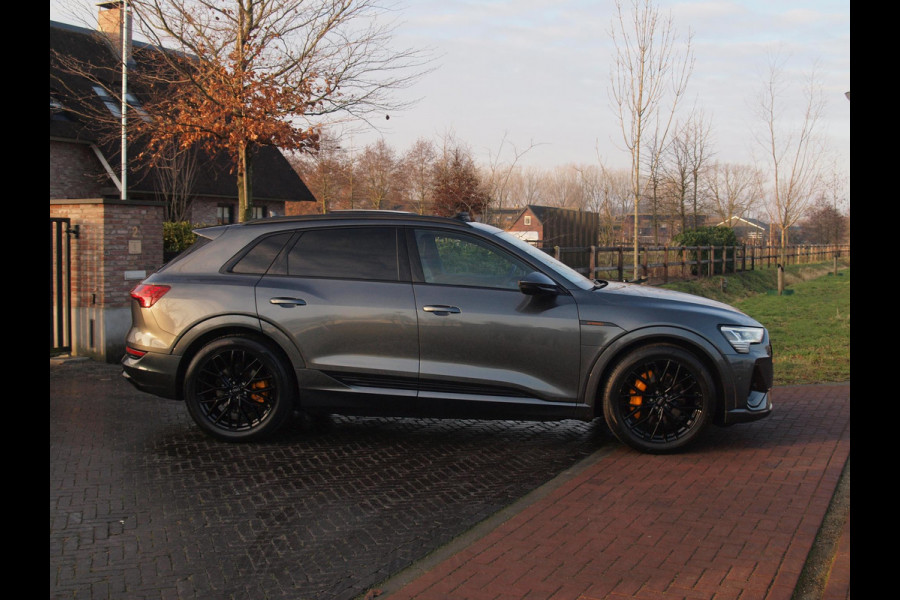 Audi e-tron 55 quattro S edition 95 kWh | SOH 98% | Panoramadak | Sfeerverlichting | 360 Camera | Apple Carplay |