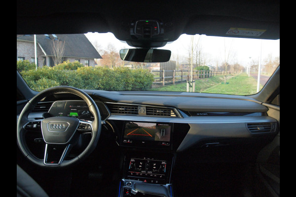Audi e-tron 55 quattro S edition 95 kWh | SOH 98% | Panoramadak | Sfeerverlichting | 360 Camera | Apple Carplay |