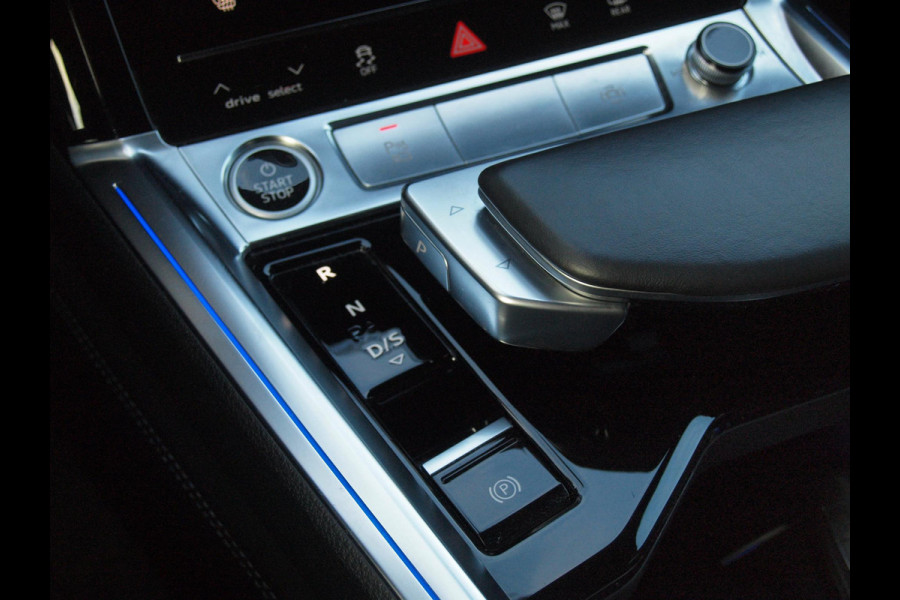 Audi e-tron 55 quattro S edition 95 kWh | SOH 98% | Panoramadak | Sfeerverlichting | 360 Camera | Apple Carplay |