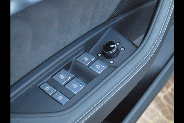 Audi e-tron 55 quattro S edition 95 kWh | SOH 98% | Panoramadak | Sfeerverlichting | 360 Camera | Apple Carplay |