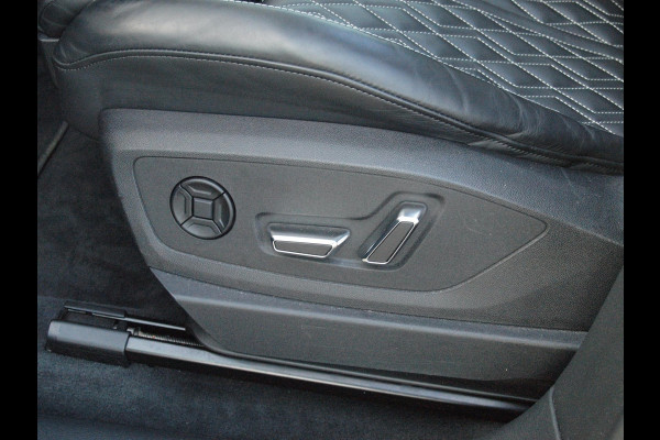 Audi e-tron 55 quattro S edition 95 kWh | SOH 98% | Panoramadak | Sfeerverlichting | 360 Camera | Apple Carplay |