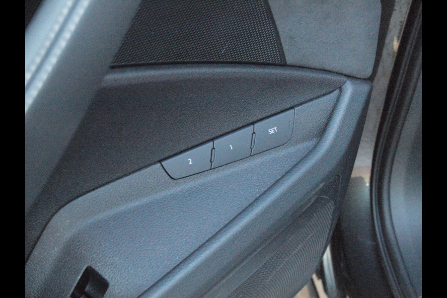 Audi e-tron 55 quattro S edition 95 kWh | SOH 98% | Panoramadak | Sfeerverlichting | 360 Camera | Apple Carplay |