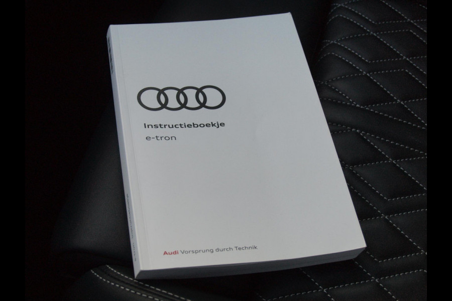 Audi e-tron 55 quattro S edition 95 kWh | SOH 98% | Panoramadak | Sfeerverlichting | 360 Camera | Apple Carplay |
