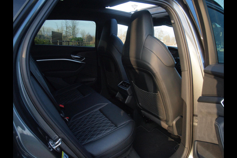 Audi e-tron 55 quattro S edition 95 kWh | SOH 98% | Panoramadak | Sfeerverlichting | 360 Camera | Apple Carplay |