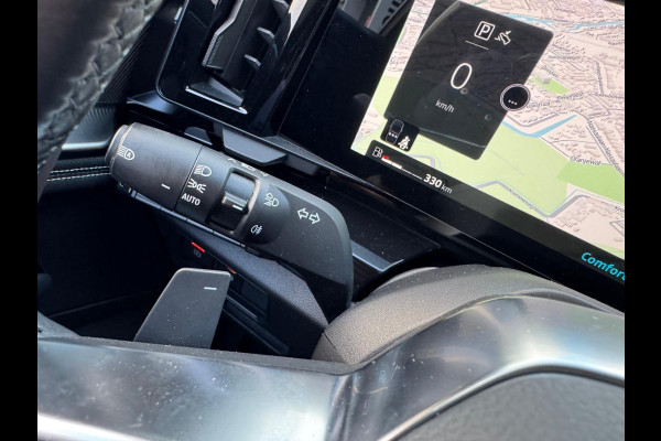 Renault Austral TCe 160 EDC iconic Head up / Elektr bed. stoel / LM velgen / Elektr klep / 360 camera
