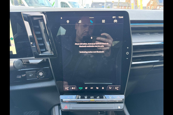 Renault Austral TCe 160 EDC iconic Head up / Elektr bed. stoel / LM velgen / Elektr klep / 360 camera