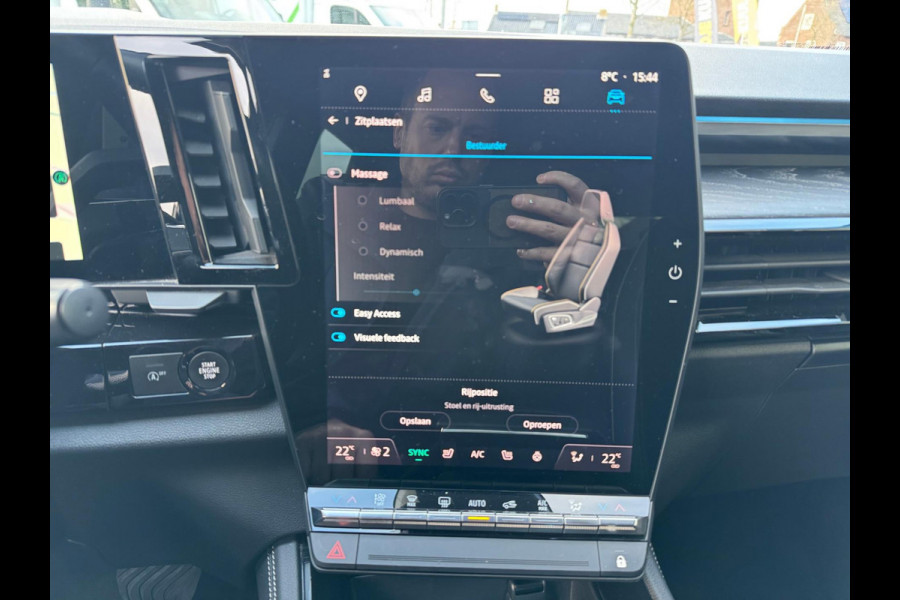 Renault Austral TCe 160 EDC iconic Head up / Elektr bed. stoel / LM velgen / Elektr klep / 360 camera