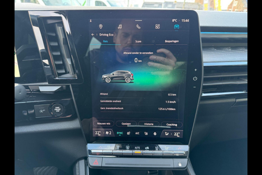 Renault Austral TCe 160 EDC iconic Head up / Elektr bed. stoel / LM velgen / Elektr klep / 360 camera