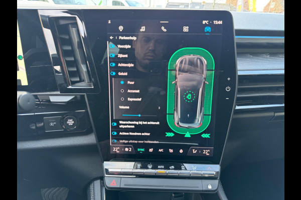 Renault Austral TCe 160 EDC iconic Head up / Elektr bed. stoel / LM velgen / Elektr klep / 360 camera