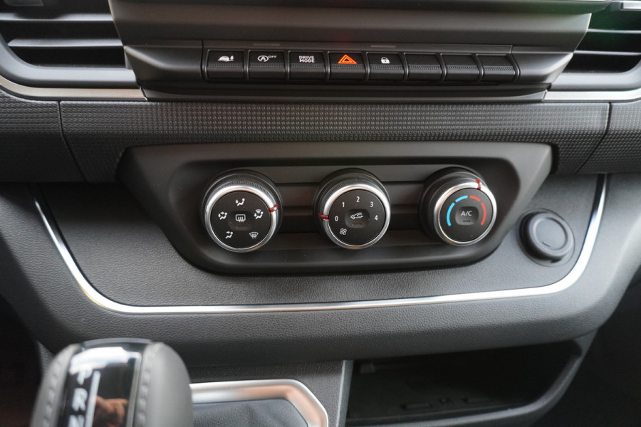 Renault Trafic 2.0 Bleu dCi EDC 170PK L2H1 Extra DubbelCabine Automaat Schuifdeur L/R Nr. V901 |  Climate | Navi | Camera |