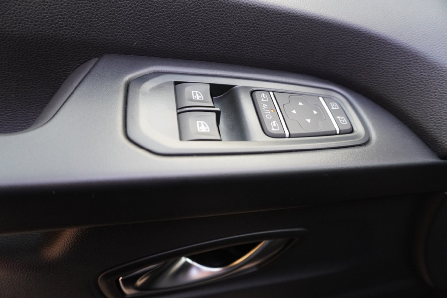 Renault Trafic 2.0 Bleu dCi EDC 170PK L2H1 Extra DubbelCabine Automaat Schuifdeur L/R Nr. V901 |  Climate | Navi | Camera |