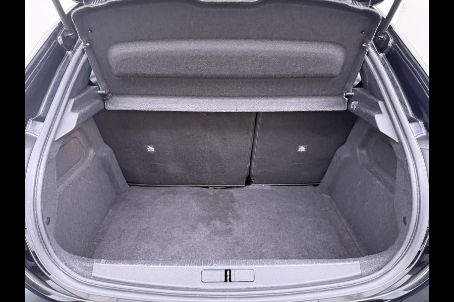 Opel CORSA-E GS Line 50kWh Navi Ecc Stoel+Stuurverwarming Apple Carplay Android Auto Cruise Control Pdc SOH 89% Led Lane Assist Privacy Glas Regen-Lichtsensor Led Keyless Verkeersbord detectie Rijstrooksensor Dealeronderhouden