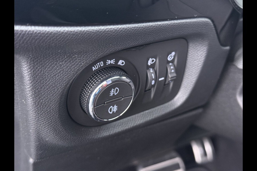 Opel CORSA-E GS Line 50kWh Navi Ecc Stoel+Stuurverwarming Apple Carplay Android Auto Cruise Control Pdc SOH 89% Led Lane Assist Privacy Glas Regen-Lichtsensor Led Keyless Verkeersbord detectie Rijstrooksensor Dealeronderhouden