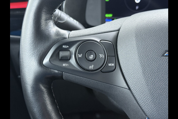 Opel CORSA-E GS Line 50kWh Navi Ecc Stoel+Stuurverwarming Apple Carplay Android Auto Cruise Control Pdc SOH 89% Led Lane Assist Privacy Glas Regen-Lichtsensor Led Keyless Verkeersbord detectie Rijstrooksensor Dealeronderhouden