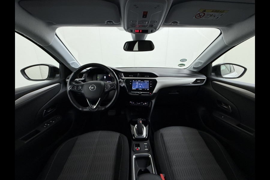 Opel CORSA-E Edition+ 50kWh Warmtepomp Fase 3 Laden Navi Stoel+Stuurverwarming 360°Camera Two-Tone Lak Ecc Navi Pack Parkeer Pack Pdc DAB Lmv 16" Privacy Glas Led Isofix Regen-Lichtsensor LaneAssist Origineel Nederlandse Auto SOH 89% Zeer compleet!