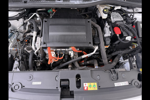 Opel CORSA-E Edition+ 50kWh Warmtepomp Fase 3 Laden Navi Stoel+Stuurverwarming 360°Camera Two-Tone Lak Ecc Navi Pack Parkeer Pack Pdc DAB Lmv 16" Privacy Glas Led Isofix Regen-Lichtsensor LaneAssist Origineel Nederlandse Auto SOH 89% Zeer compleet!