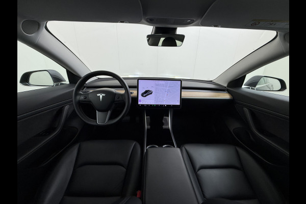 Tesla Model 3 RWD SR plus 325PK SOH 93% LFP Accu Lmv 18" AutoPilot Leder Panoramadak Adaptive-Cruise Camera's Elektr.-Stuur+Stoelen+Spiegels+G Navi LED DAB Voorverwarmen interieur via App Keyless One-Pedal-Drive Origineel Nederlandse auto Fabrieksgarantie op Accu en Motor tot 5-12-2028/160.000km