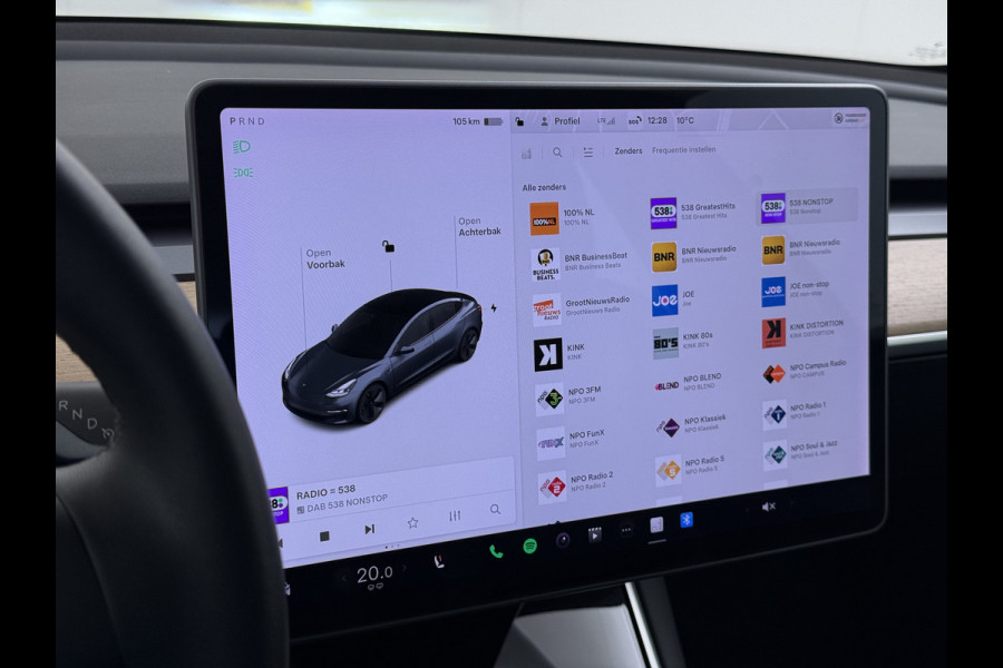 Tesla Model 3 RWD SR plus 325PK SOH 93% LFP Accu Lmv 18" AutoPilot Leder Panoramadak Adaptive-Cruise Camera's Elektr.-Stuur+Stoelen+Spiegels+G Navi LED DAB Voorverwarmen interieur via App Keyless One-Pedal-Drive Origineel Nederlandse auto Fabrieksgarantie op Accu en Motor tot 5-12-2028/160.000km