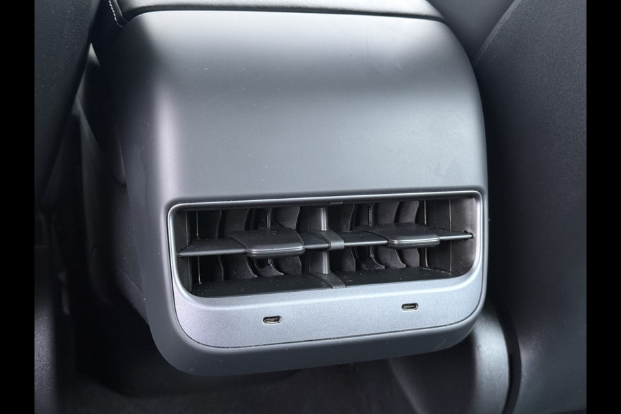 Tesla Model 3 RWD SR plus 325PK SOH 93% LFP Accu Lmv 18" AutoPilot Leder Panoramadak Adaptive-Cruise Camera's Elektr.-Stuur+Stoelen+Spiegels+G Navi LED DAB Voorverwarmen interieur via App Keyless One-Pedal-Drive Origineel Nederlandse auto Fabrieksgarantie op Accu en Motor tot 5-12-2028/160.000km